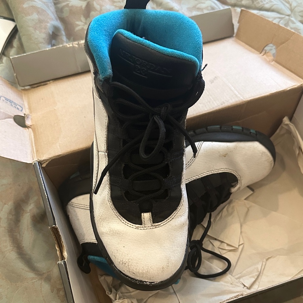 Jordan Black and White 10s